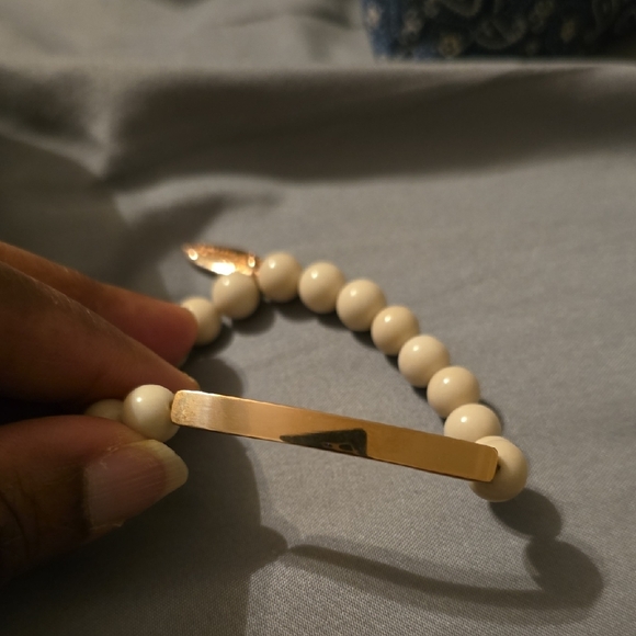 Plunder Gold and Cream Beaded Bracelet - Picture 3 of 6